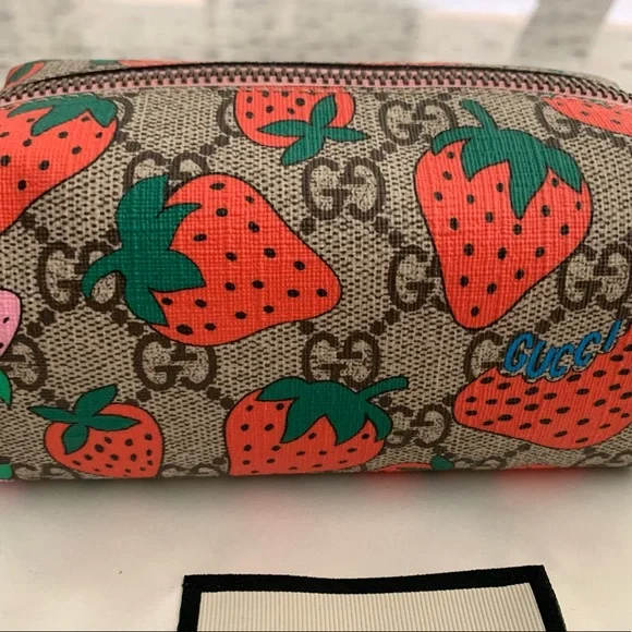 New Gucci GG logo strawberry makeup cosmetic bag case Pouch Authentic!!